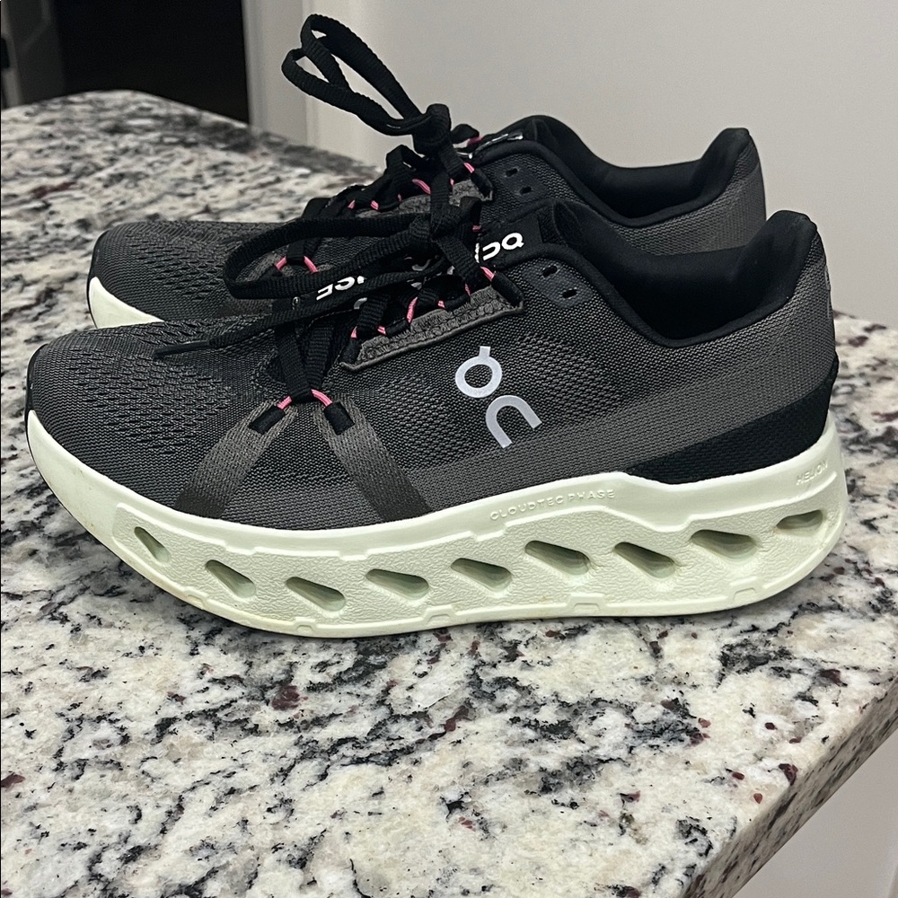 On Running Black and green Sneakers
